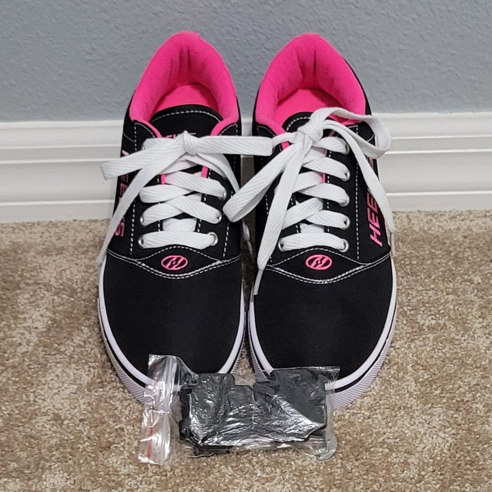 Pink and Black Womans/Girls Heelys Brand New Never Worn - Picture 2 of 7